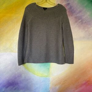 Talbots Petites gray textured knit sweater. Size S
Talbots Black Label